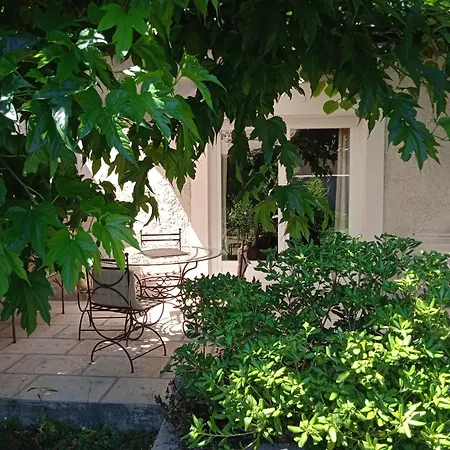 Holiday home Mazet Des Artistes