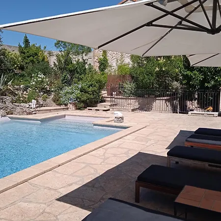 Mazet Des Artistes Holiday home Mouries