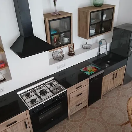 Mazet Des Artistes Holiday home Mouries