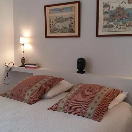 Holiday home Mazet Des Artistes *