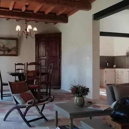 Mazet Des Artistes Holiday home