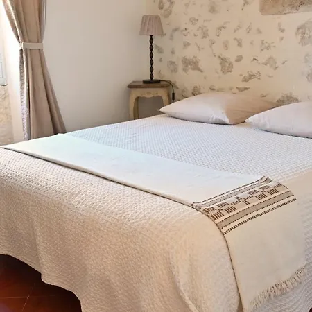 Mazet Des Artistes Holiday home *